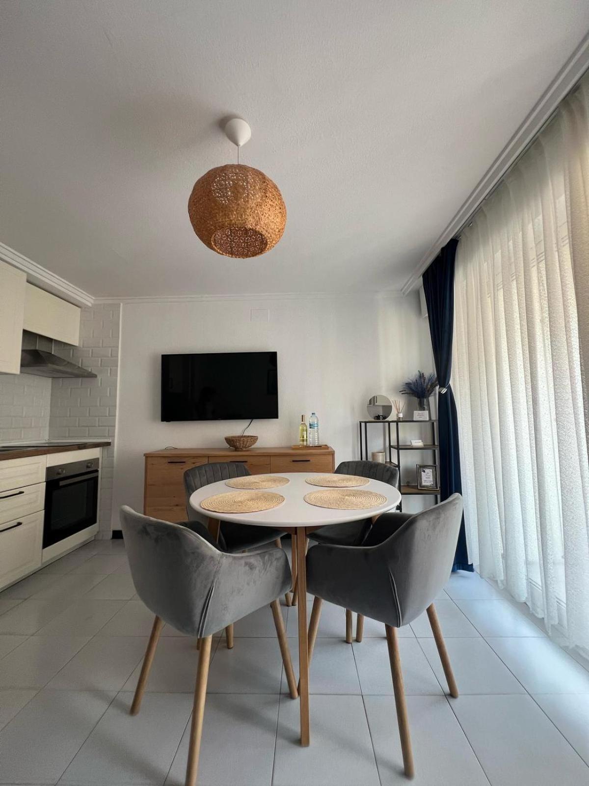 Kiara Apartament - With Garage Torrevieja Zewnętrze zdjęcie
