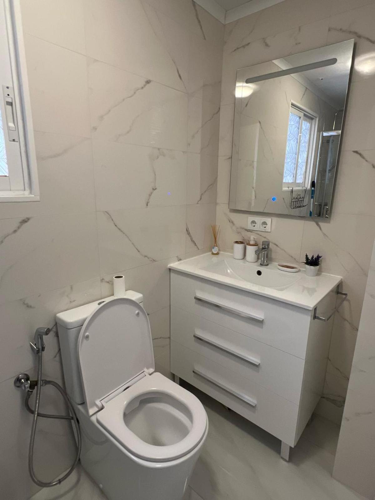 Kiara Apartament - With Garage Torrevieja Zewnętrze zdjęcie