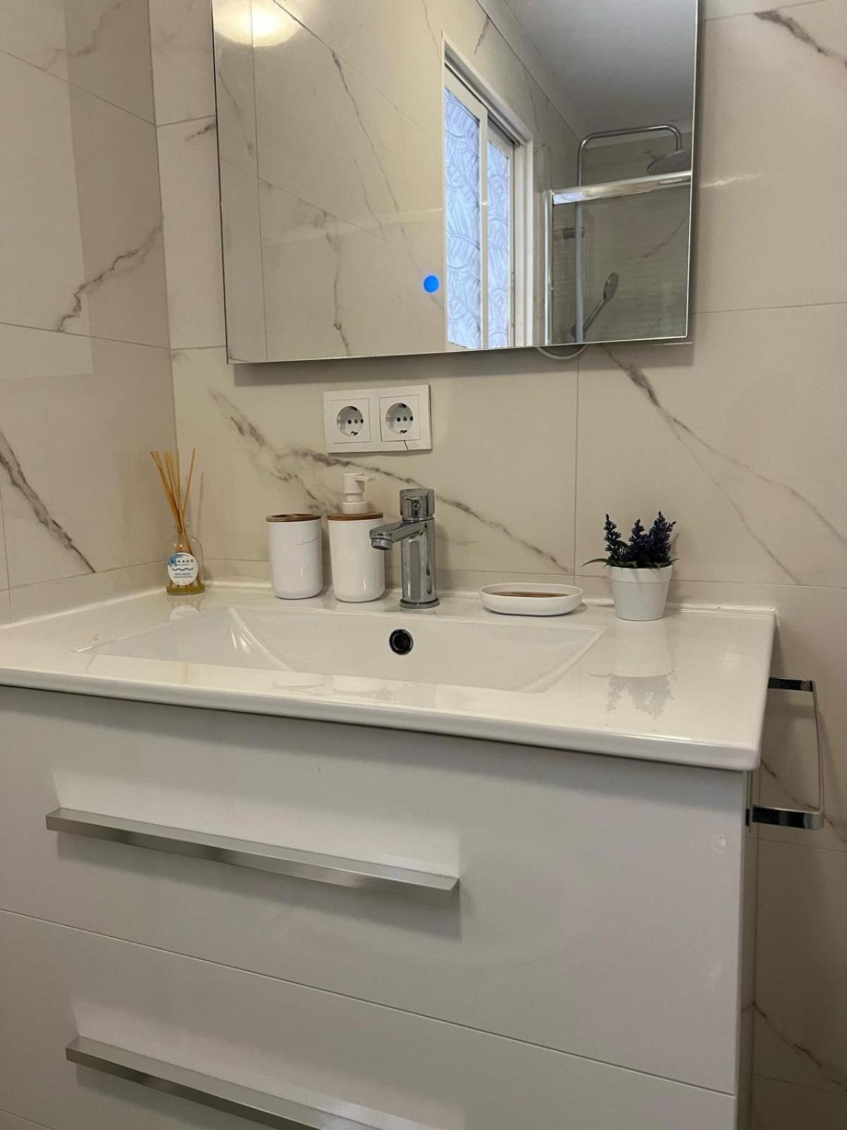 Kiara Apartament - With Garage Torrevieja Zewnętrze zdjęcie